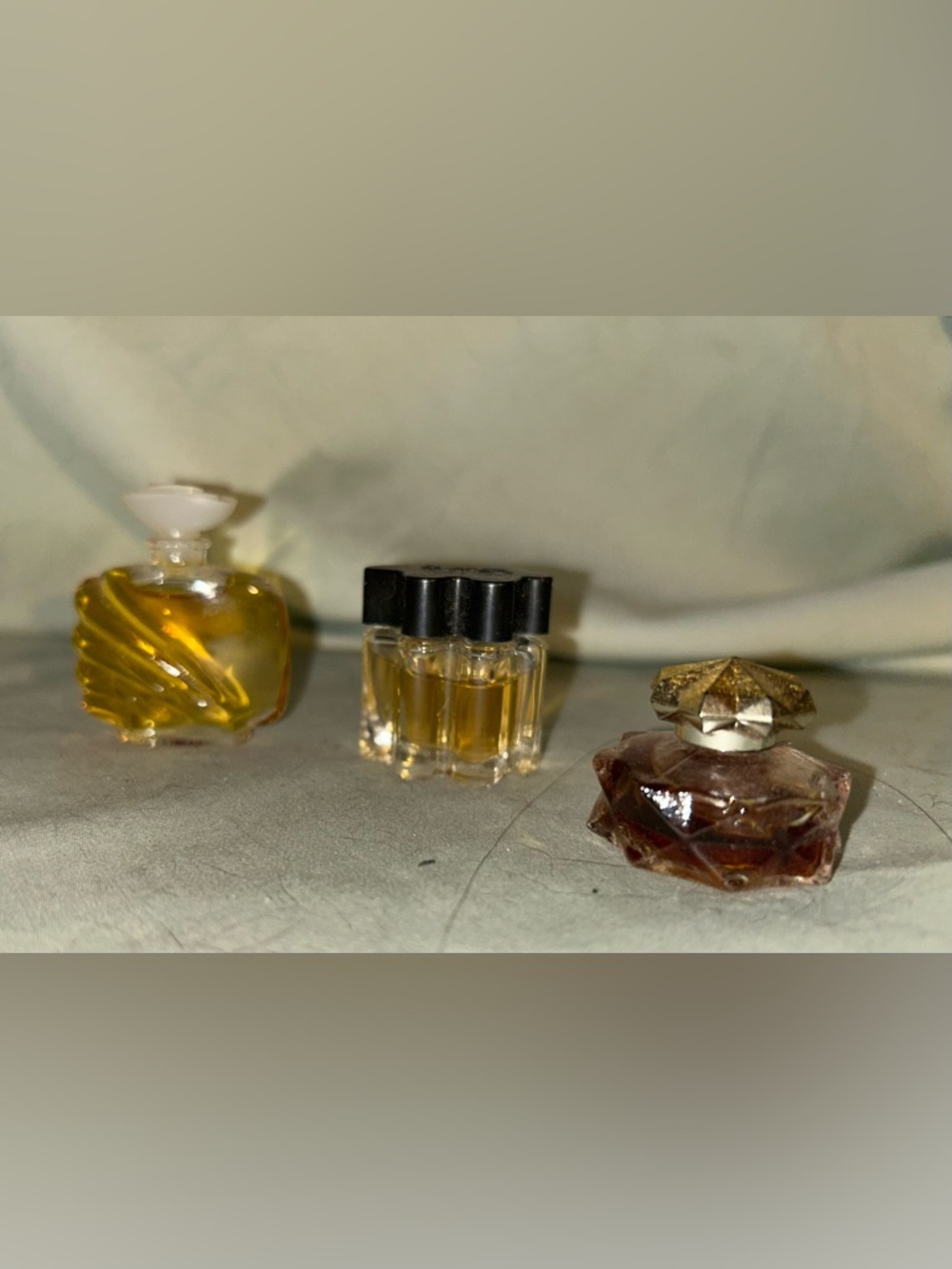 Lot of 3 miniature Perfumes Parfum~ Oscar De La Renta, Avon and Estee Lauder